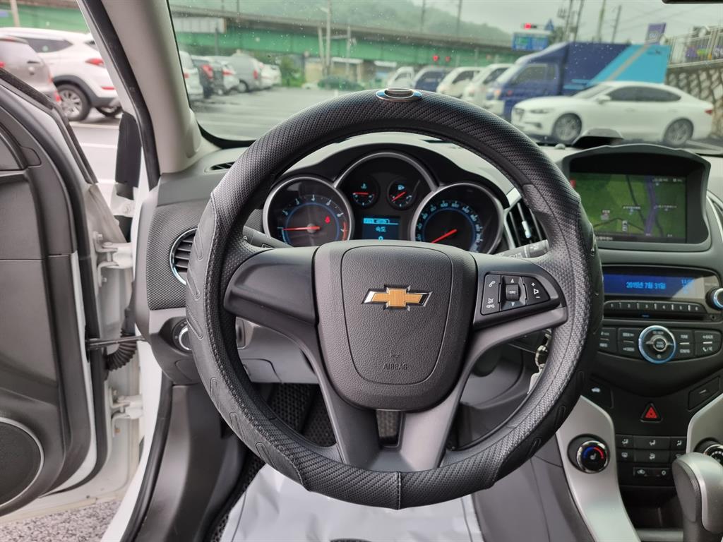 Chevrolet Cruise - Vista 8