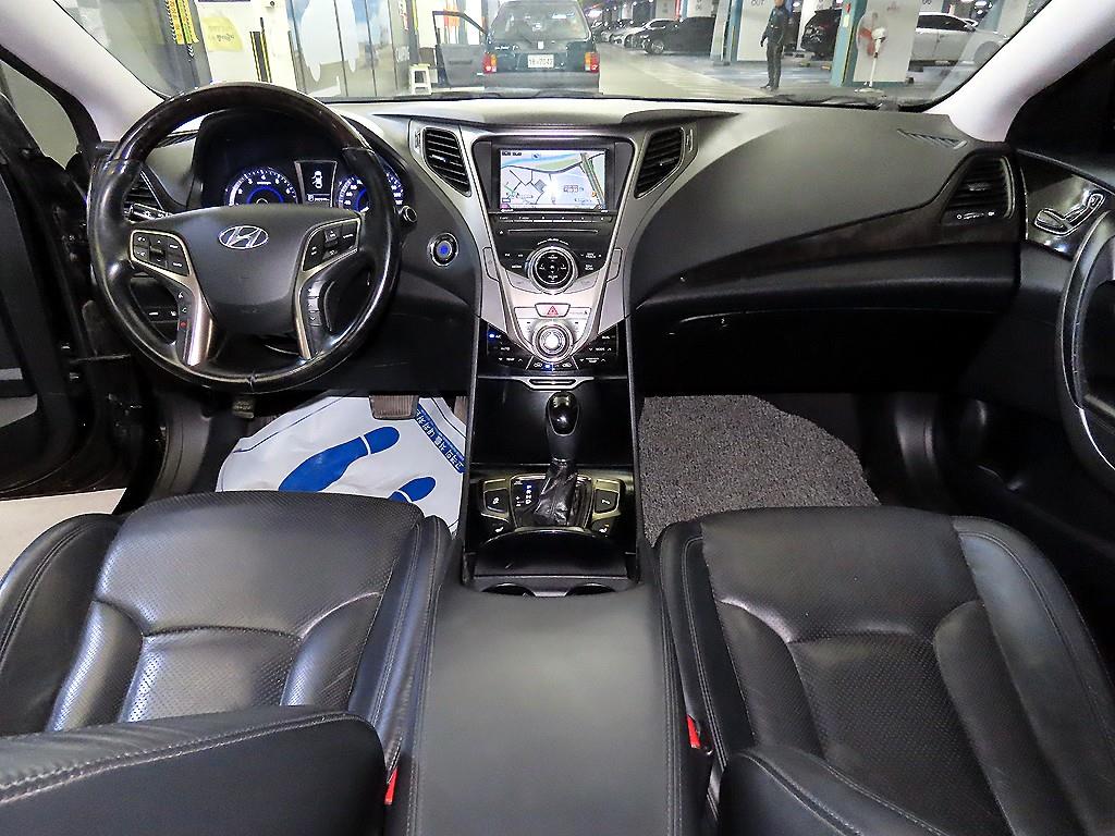 HYUNDAI Grandeur - Vista 10