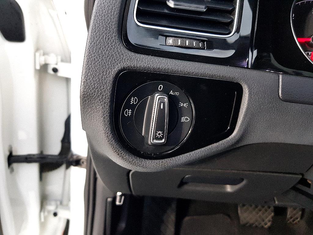 Volkswagen Golf - Vista 11