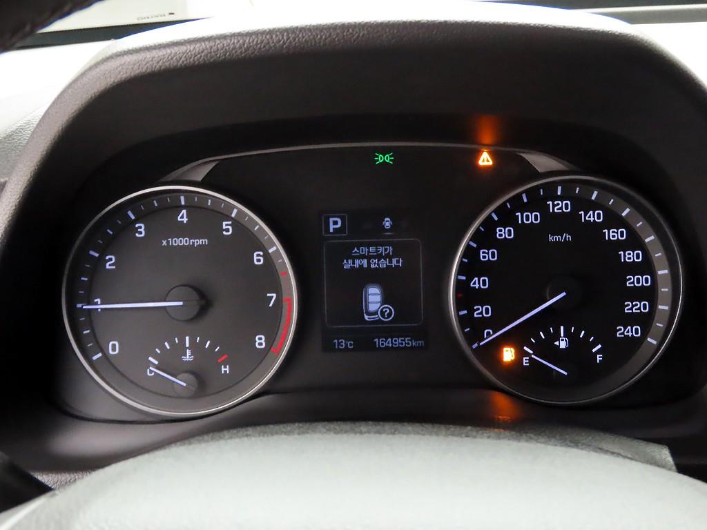 HYUNDAI Avante - Vista 6