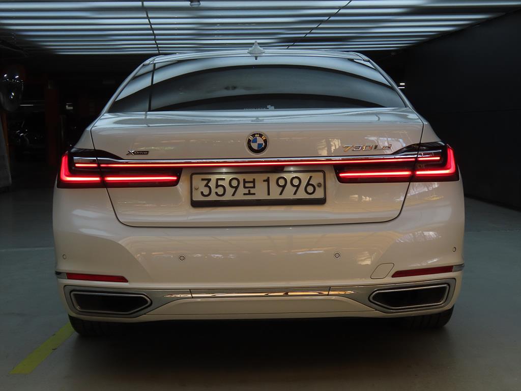 BMW 7 Series - Vista 4