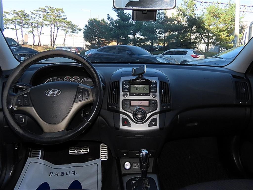 HYUNDAI i30 - Vista 7