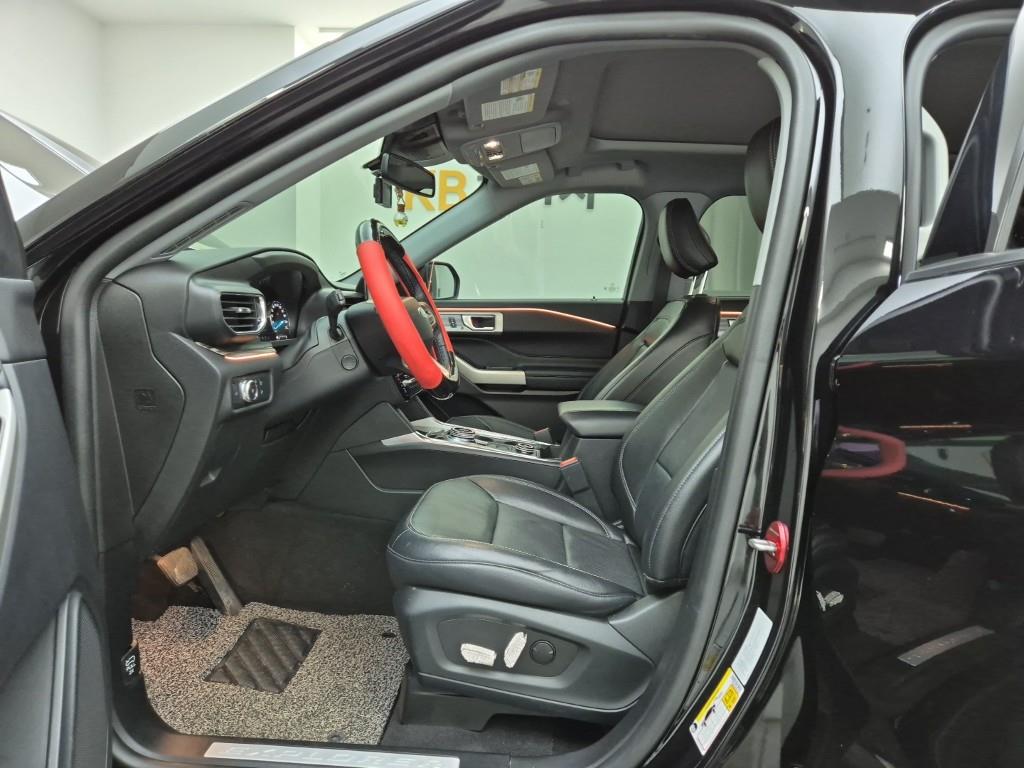 Ford Explorer - Vista 11