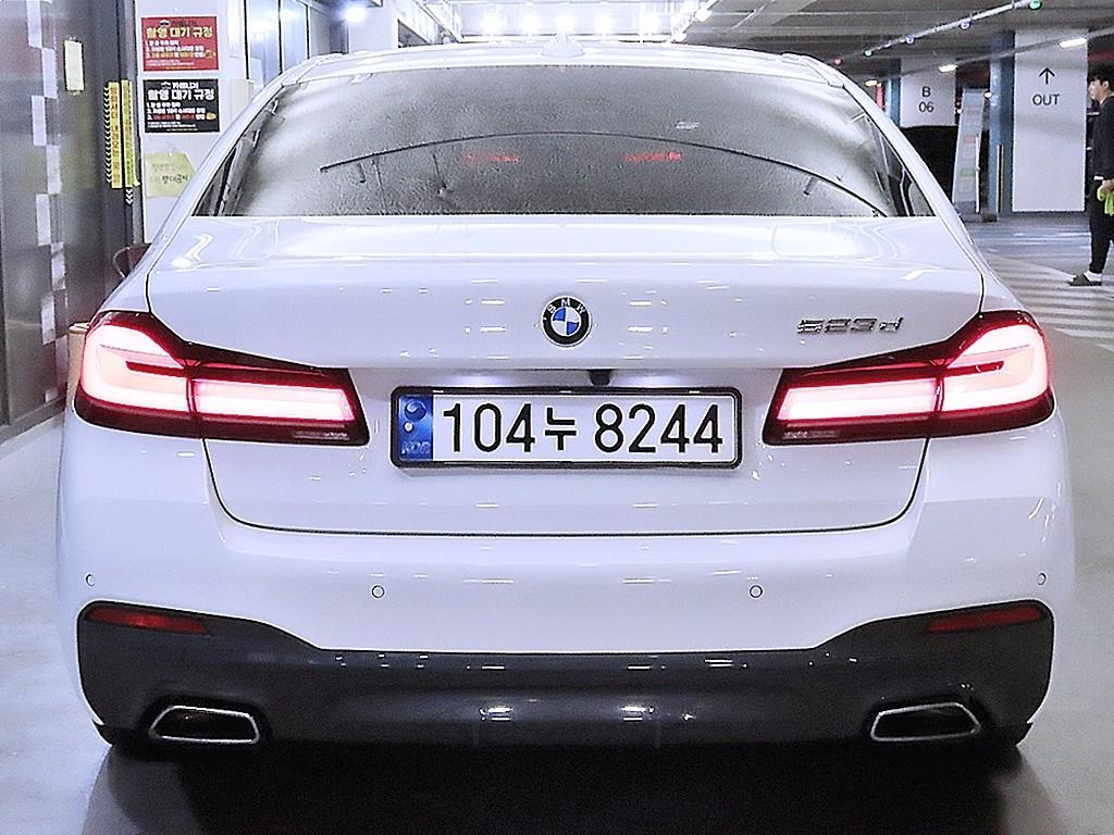 BMW 5 Series - Vista 5