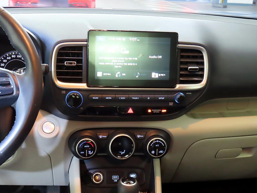 HYUNDAI Venue - Vista 11