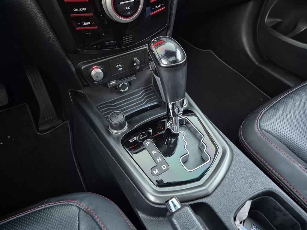 Ssangyong Tivoli - Vista 10