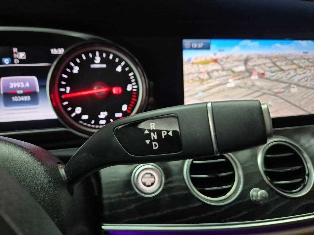 Mercedes Benz E class - Vista 8