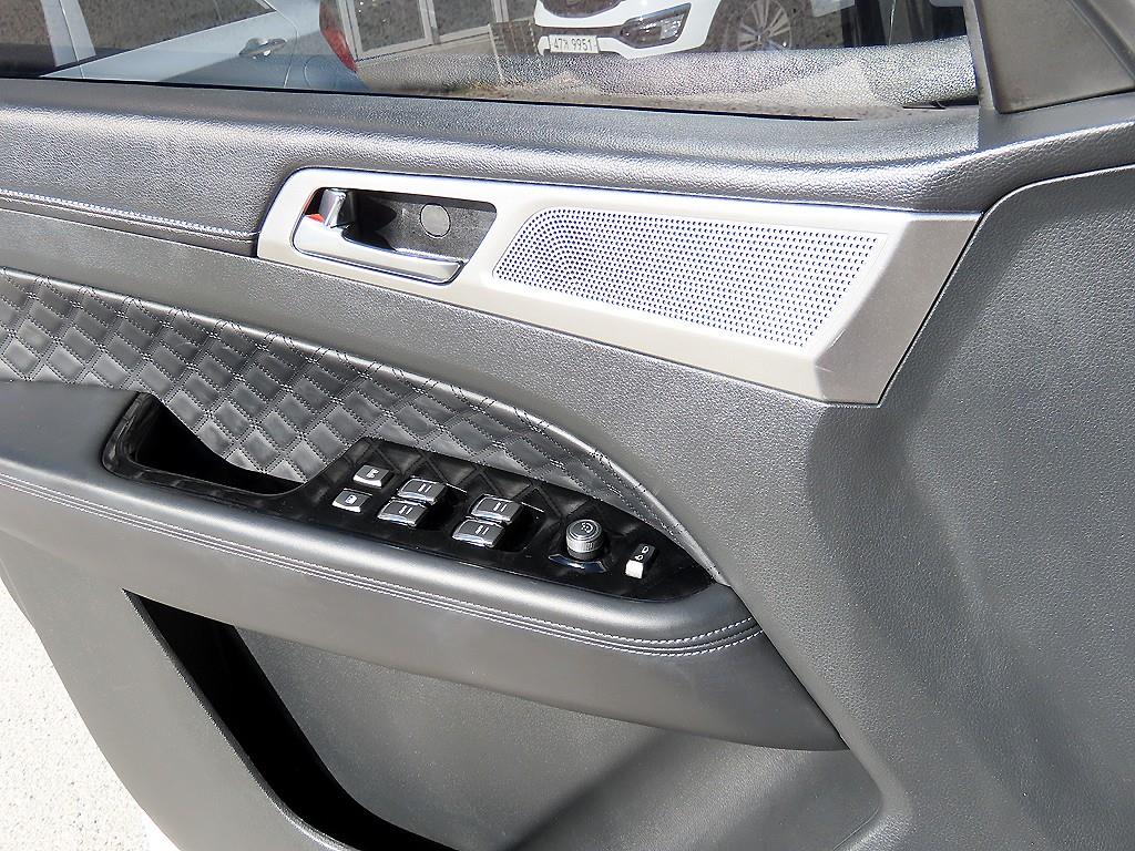 Ssangyong Rexton - Vista 11