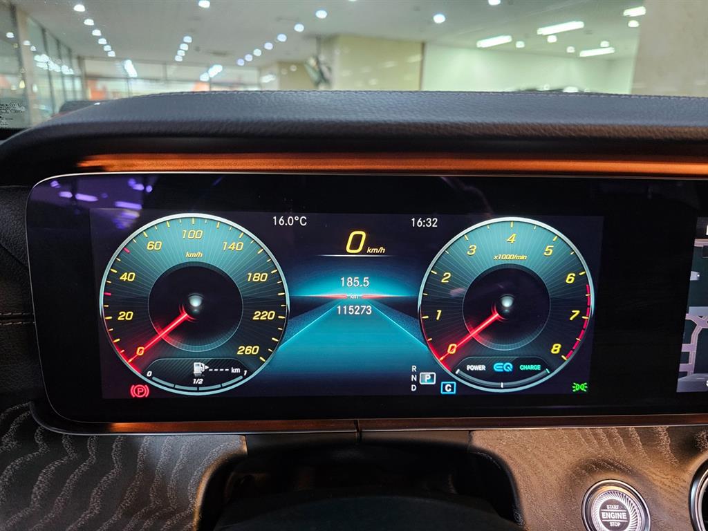 Mercedes Benz E class - Vista 5