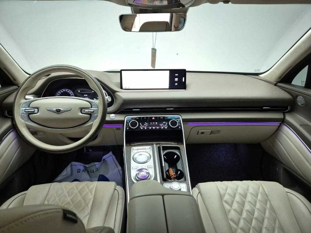 Genesis GV80 - Vista 7