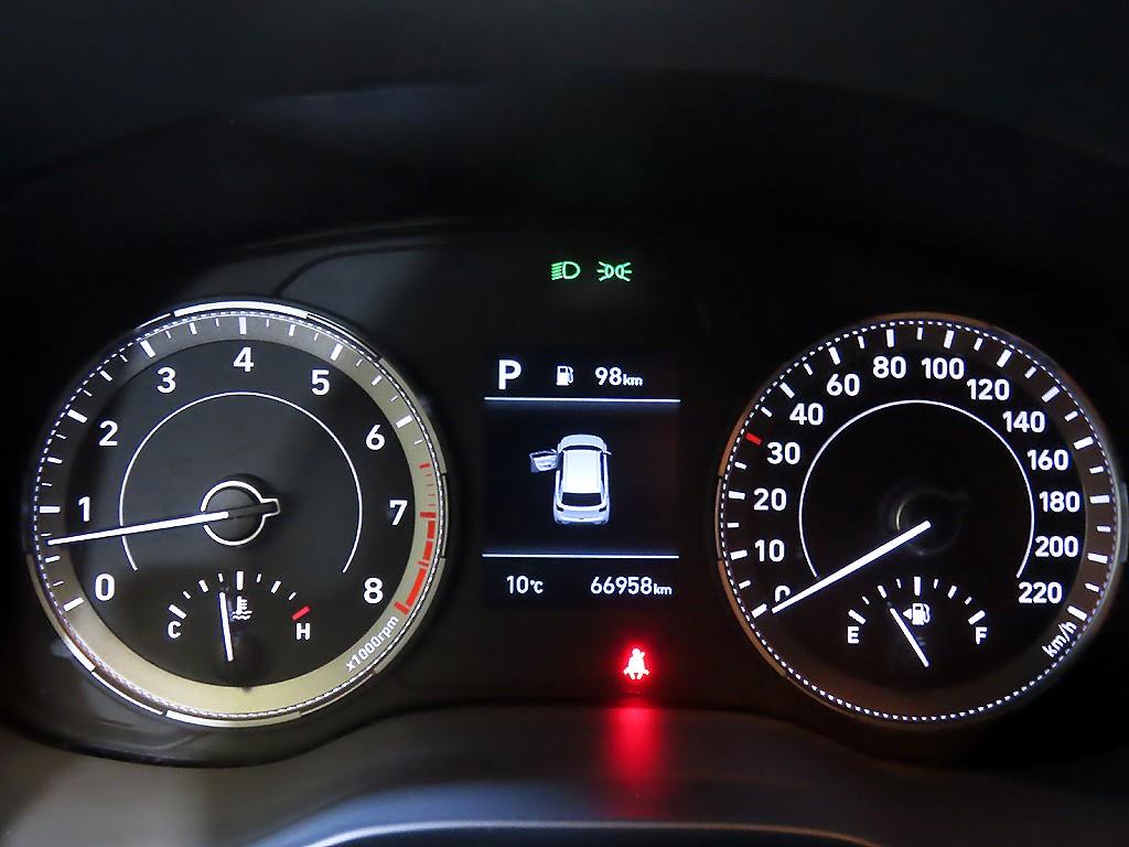 HYUNDAI Venue - Vista 9