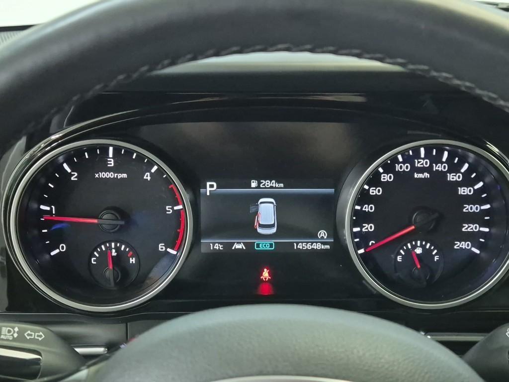 KIA Carnival - Vista 5