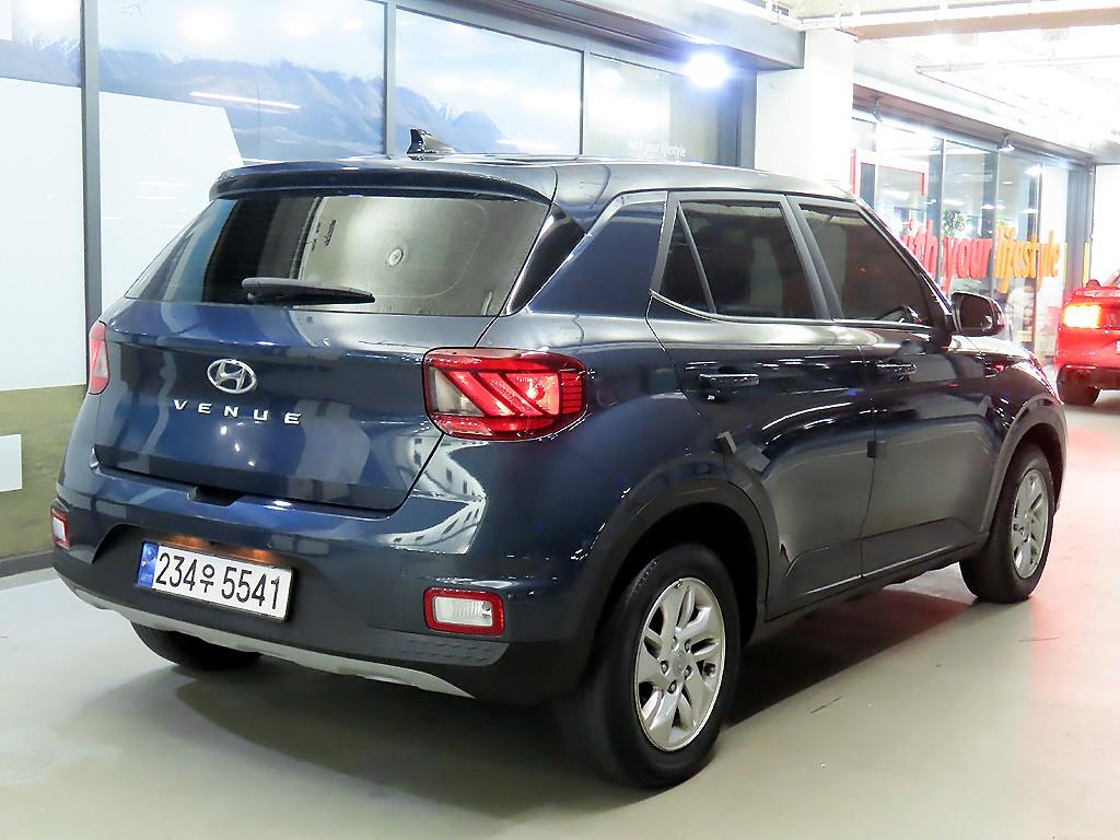 HYUNDAI Venue - Vista 4