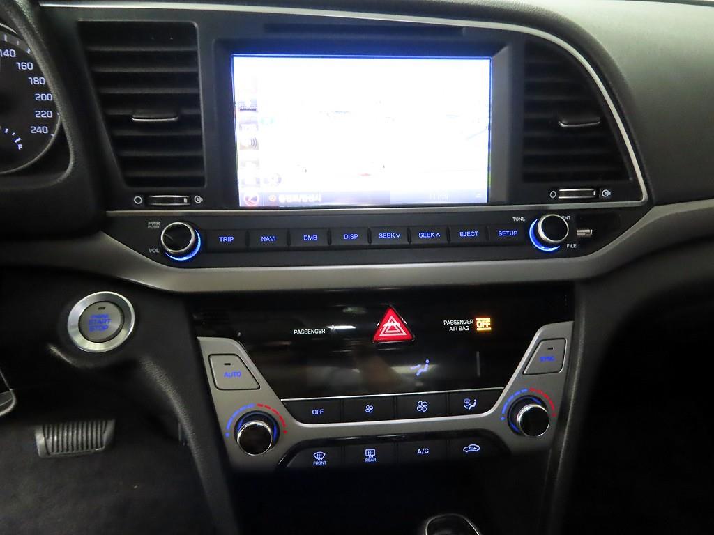 HYUNDAI Avante - Vista 10