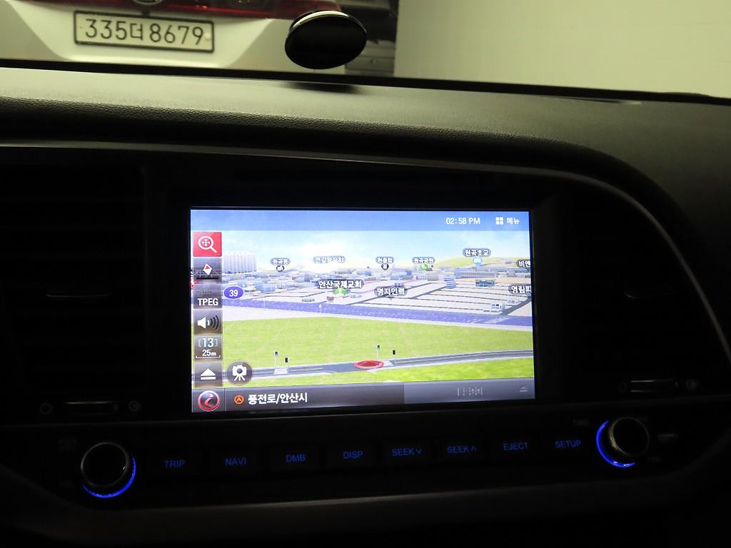 HYUNDAI Avante - Vista 9