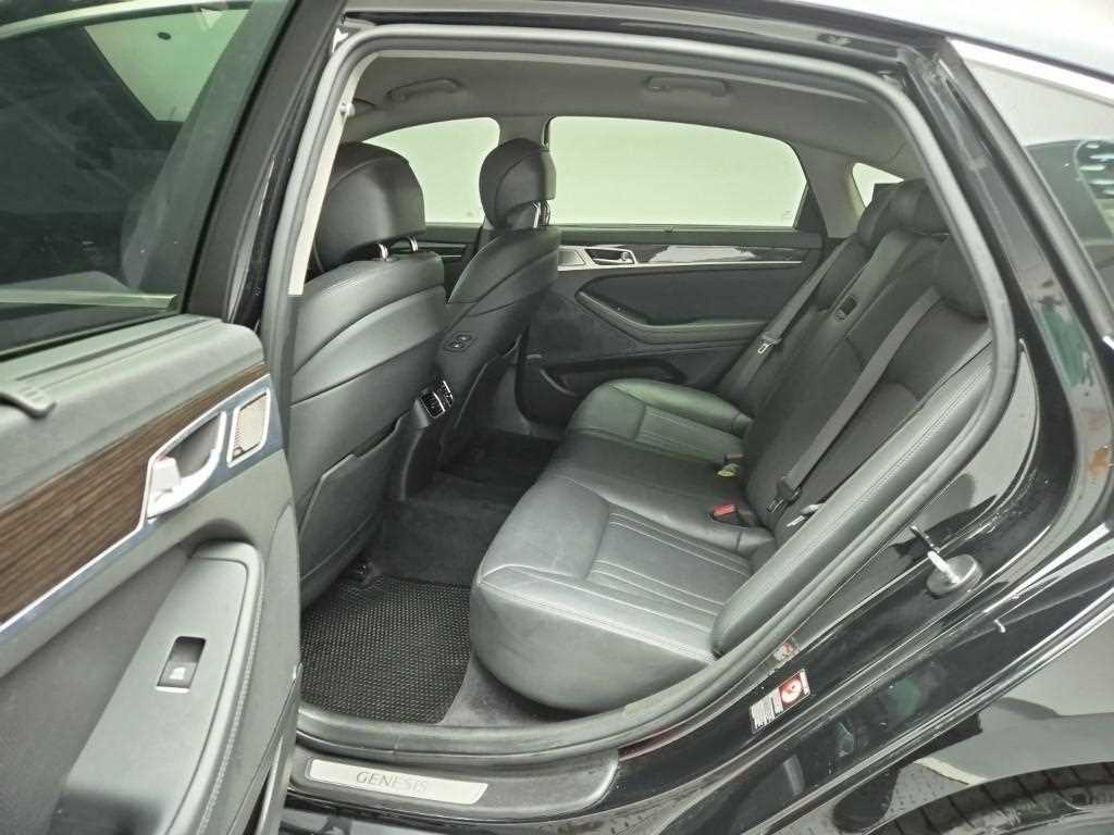 Genesis G80 - Vista 12