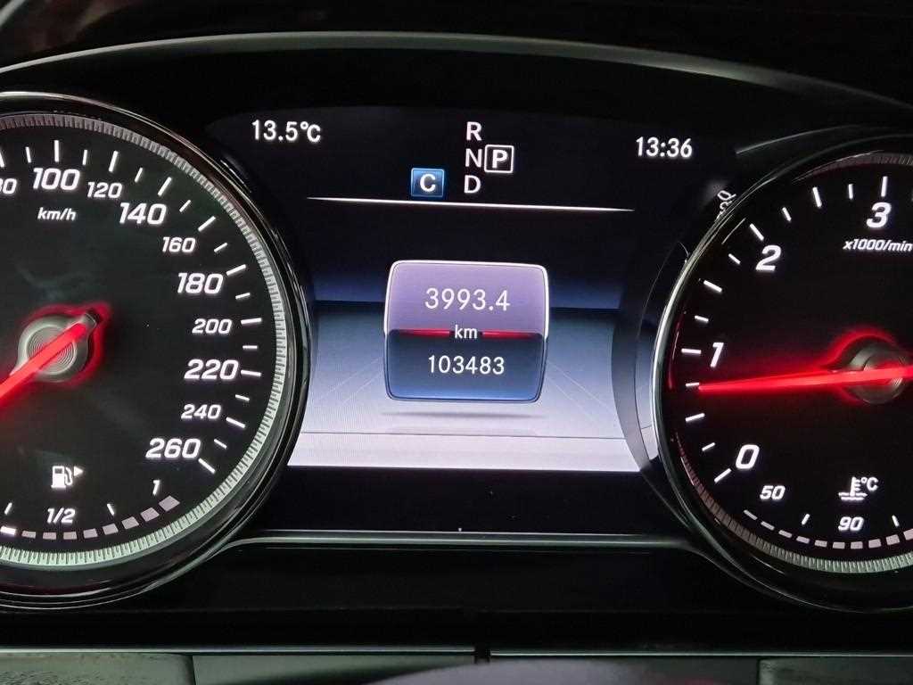 Mercedes Benz E class - Vista 6