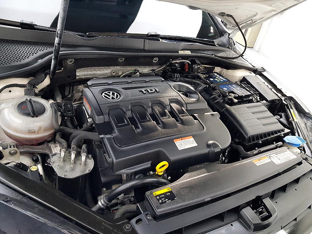 Volkswagen Golf - Vista 6