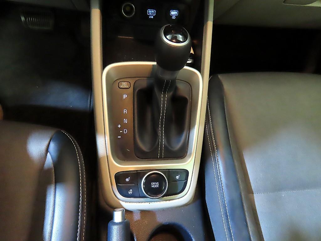 HYUNDAI Venue - Vista 12