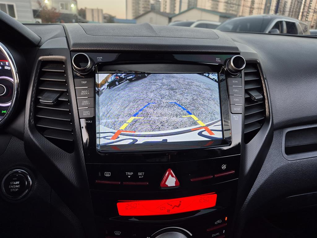 Ssangyong Tivoli 2016 Blanco - Importación desde Corea - HF Imports Iquique - Foto 14