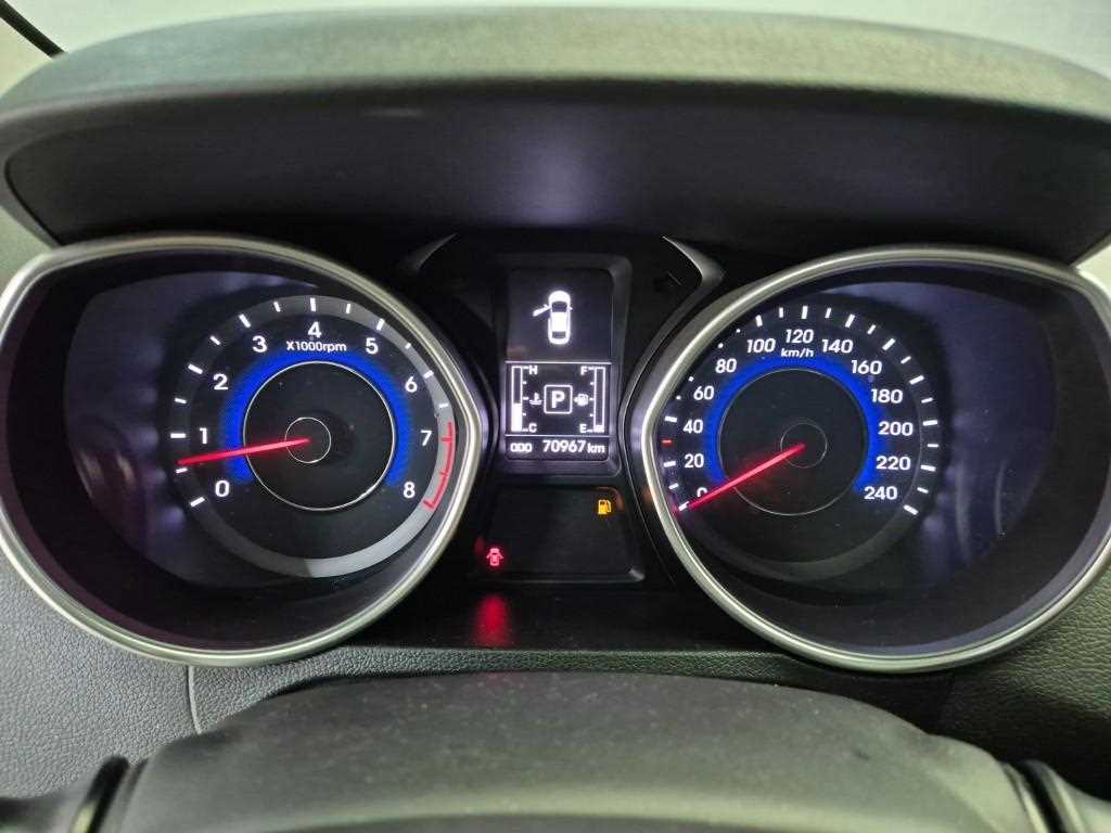 HYUNDAI Avante - Vista 6