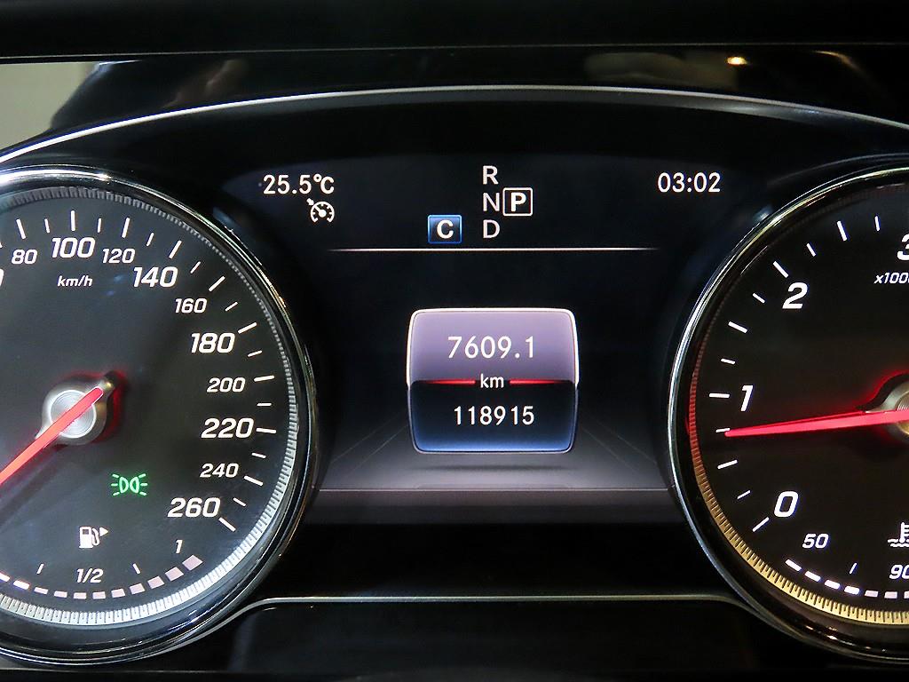 Mercedes Benz E class - Vista 9