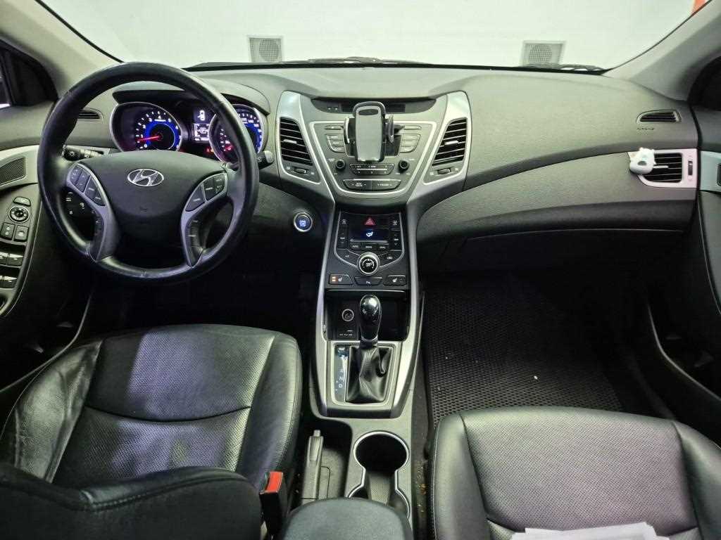 HYUNDAI Avante - Vista 7