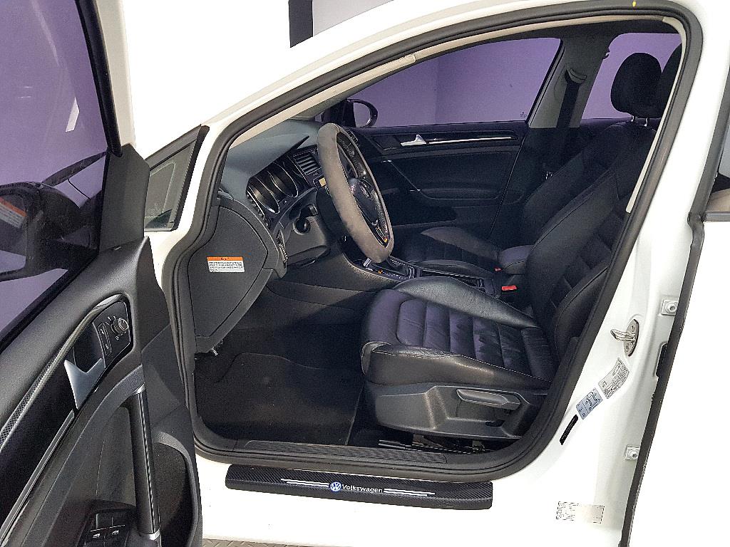 Volkswagen Golf - Vista 8