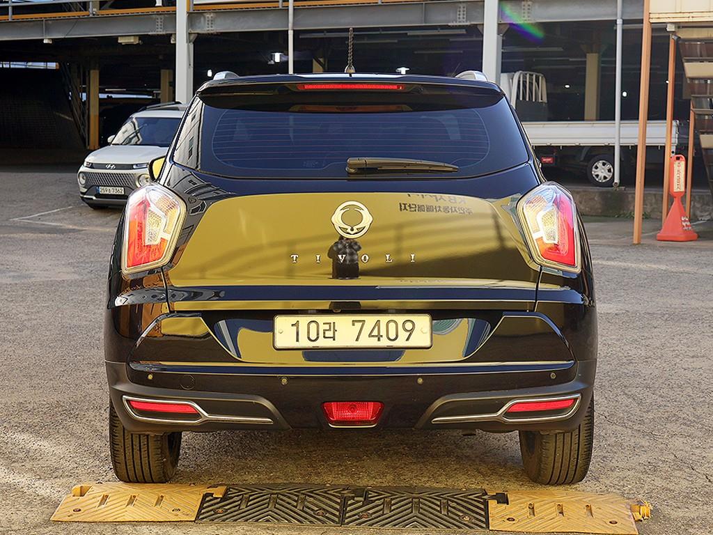 Ssangyong Tivoli - Vista 5