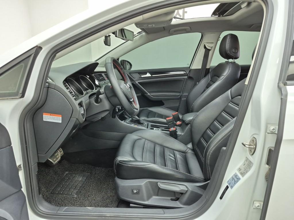 Volkswagen Golf - Vista 11