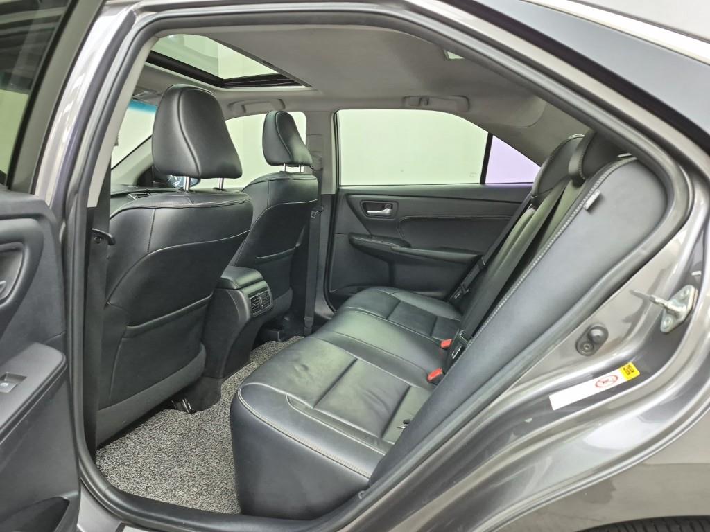 Toyota Camry - Vista 12