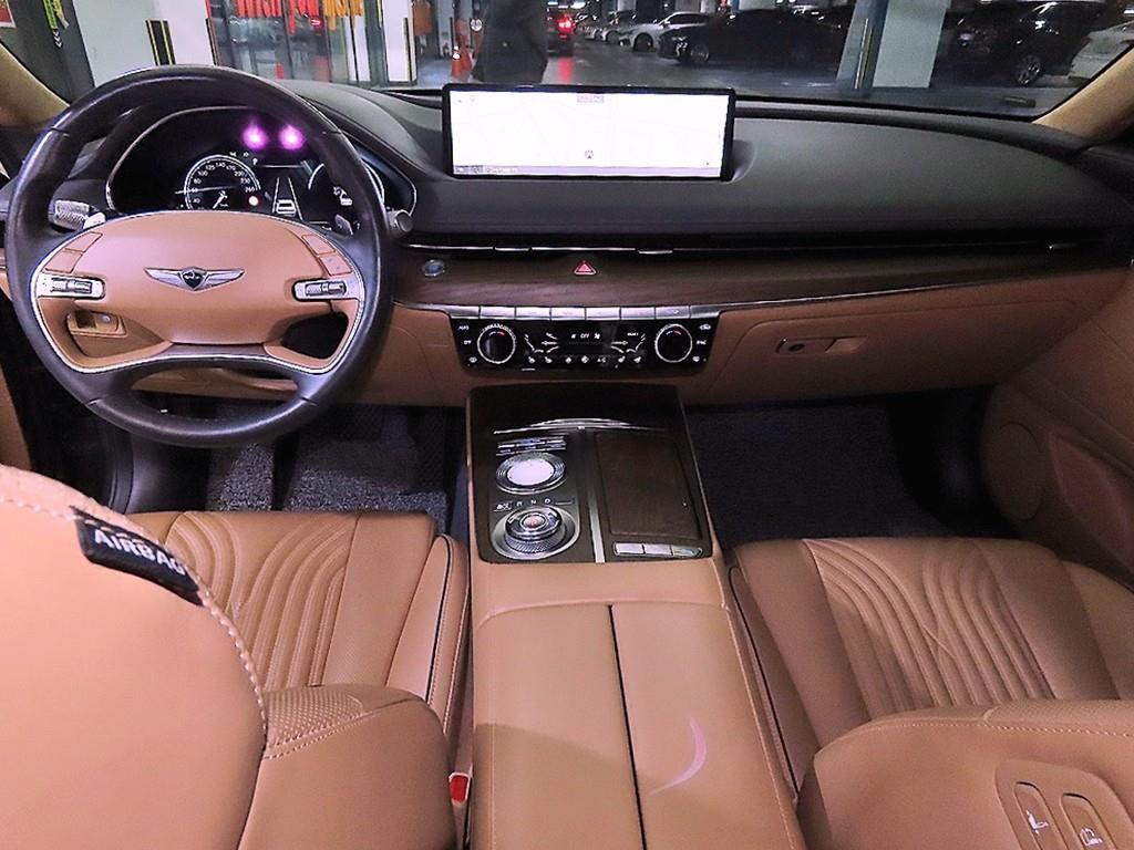 Genesis G80 - Vista 10