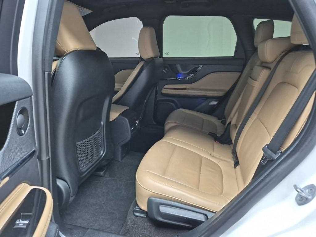 Lincoln Corsair - Vista 12