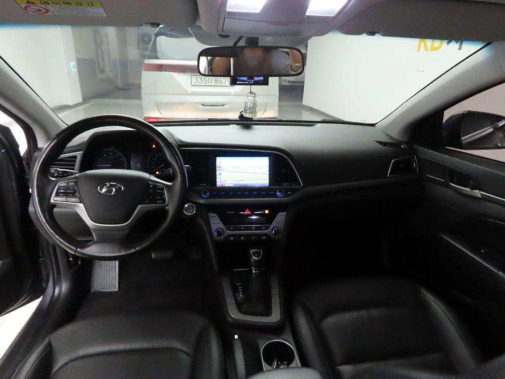 HYUNDAI Avante - Vista 7