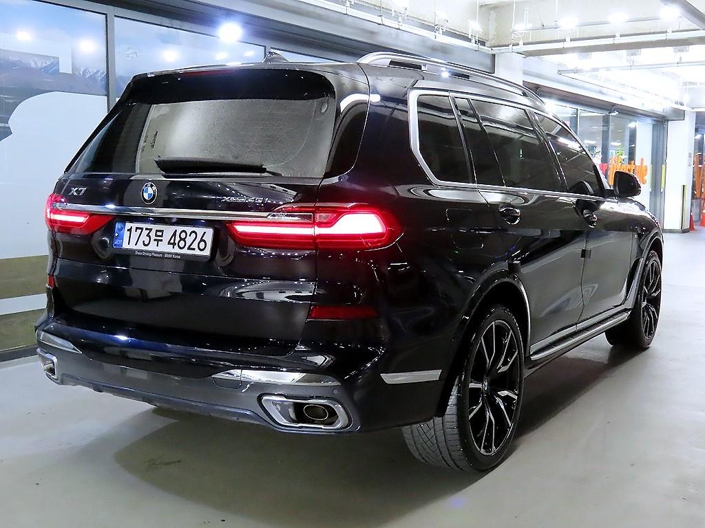 BMW X7 - Vista 4