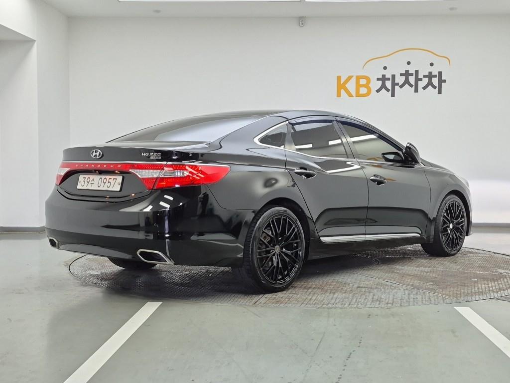 HYUNDAI Grandeur - Vista 4