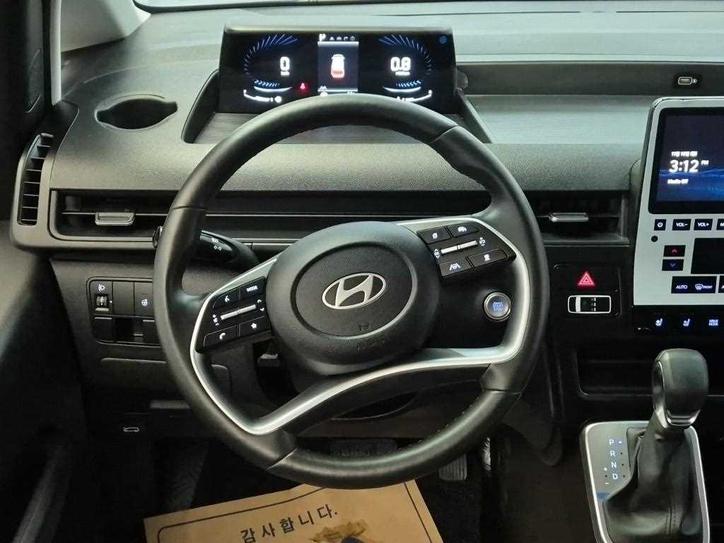 HYUNDAI Staria - Vista 9