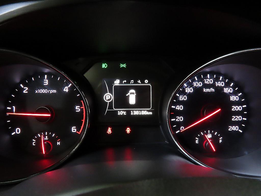 KIA Carnival - Vista 9