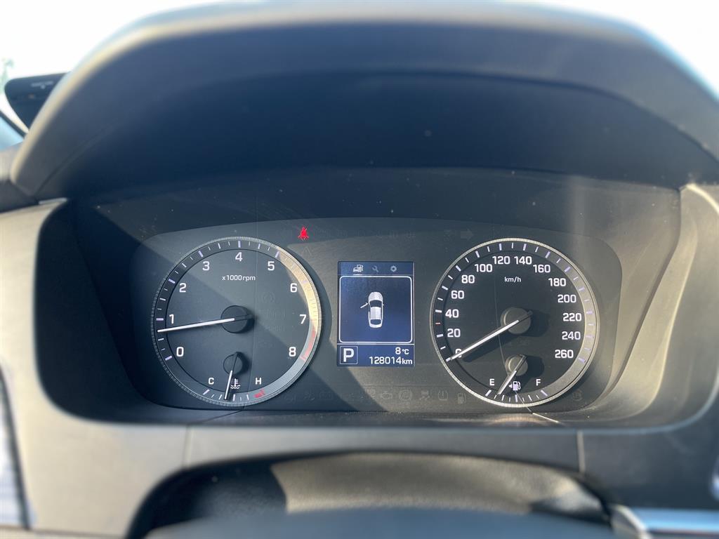 HYUNDAI Sonata - Vista 10