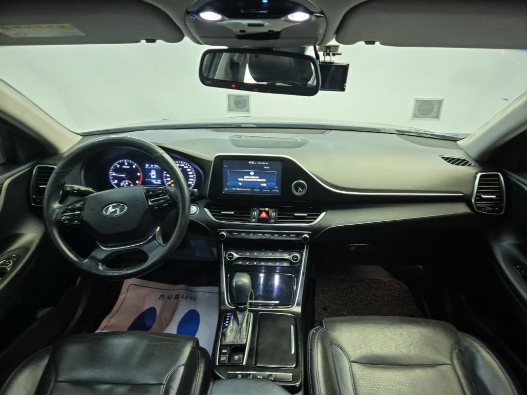 HYUNDAI Grandeur - Vista 7