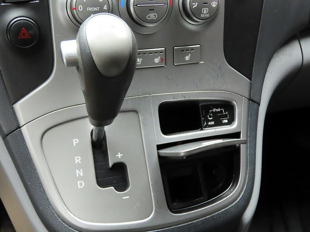 HYUNDAI Starex - Vista 10