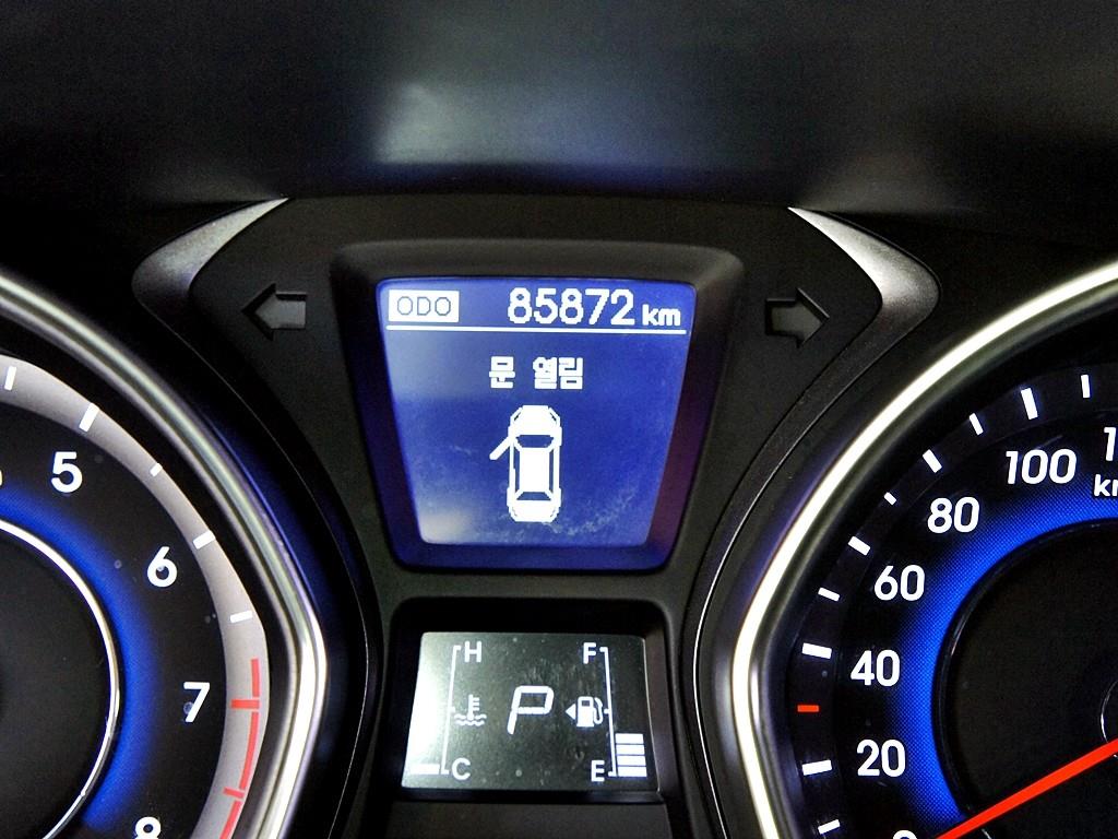 HYUNDAI Avante 2012 Blanco - Importación desde Corea - HF Imports Iquique - Foto 9