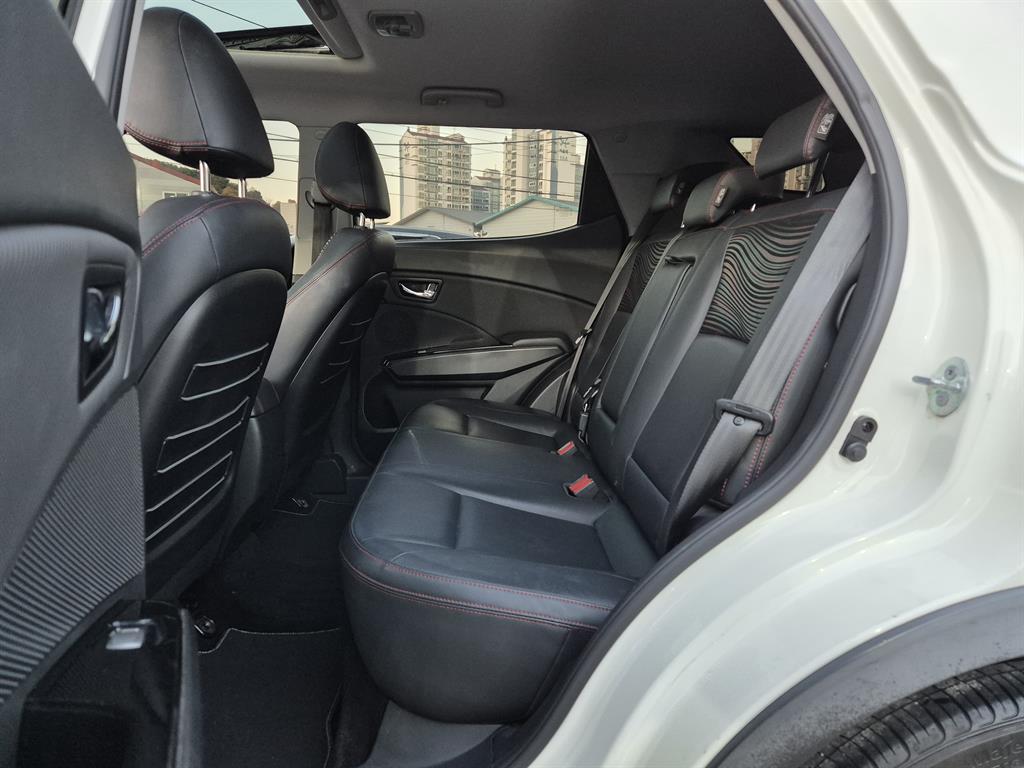 Ssangyong Tivoli - Vista 8