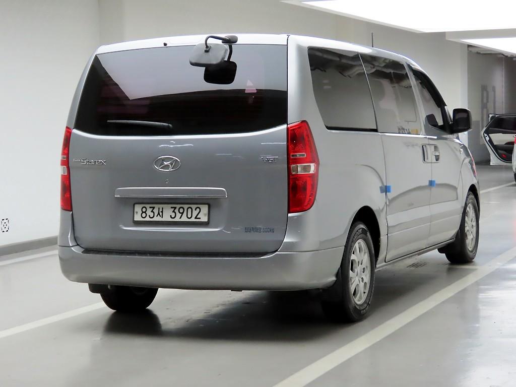 HYUNDAI Starex - Vista 4