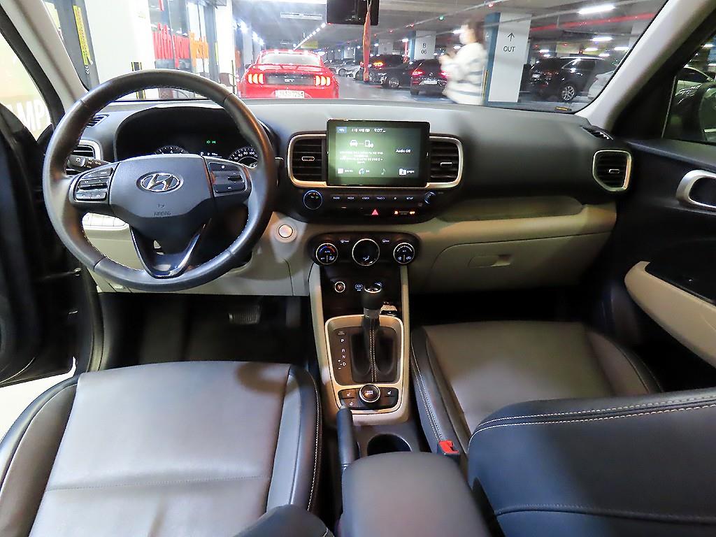 HYUNDAI Venue - Vista 10