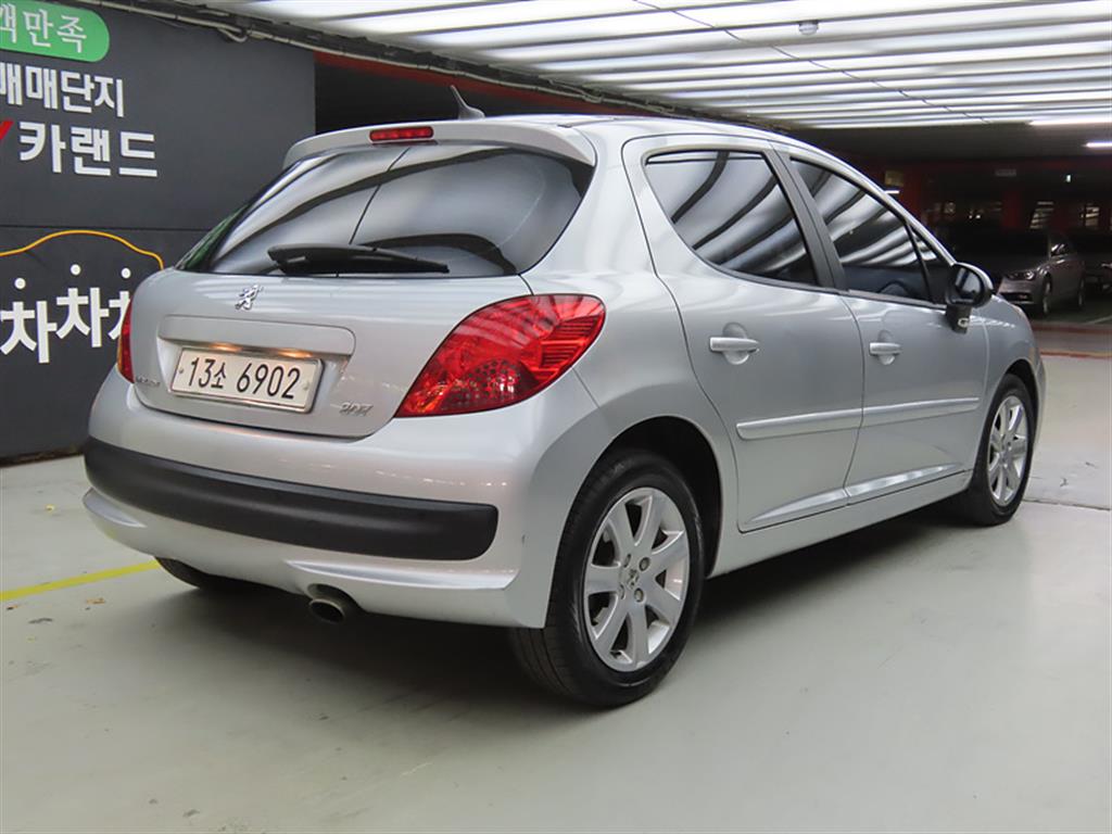 Peugeot 207 - Vista 4