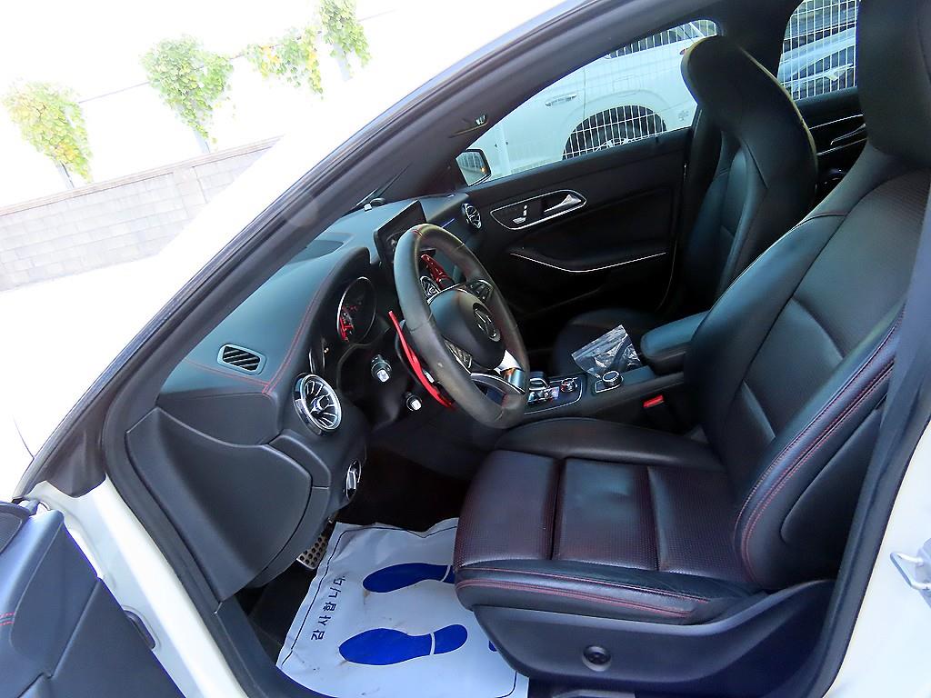 Mercedes Benz CLA Class - Vista 5