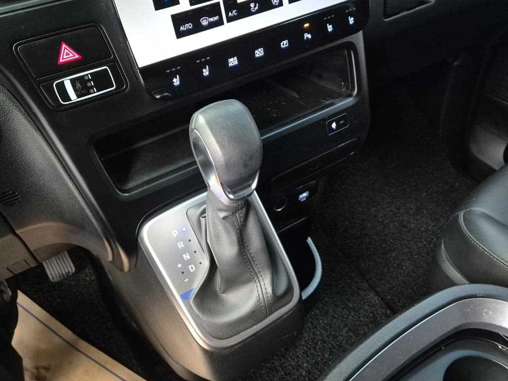 HYUNDAI Staria - Vista 8