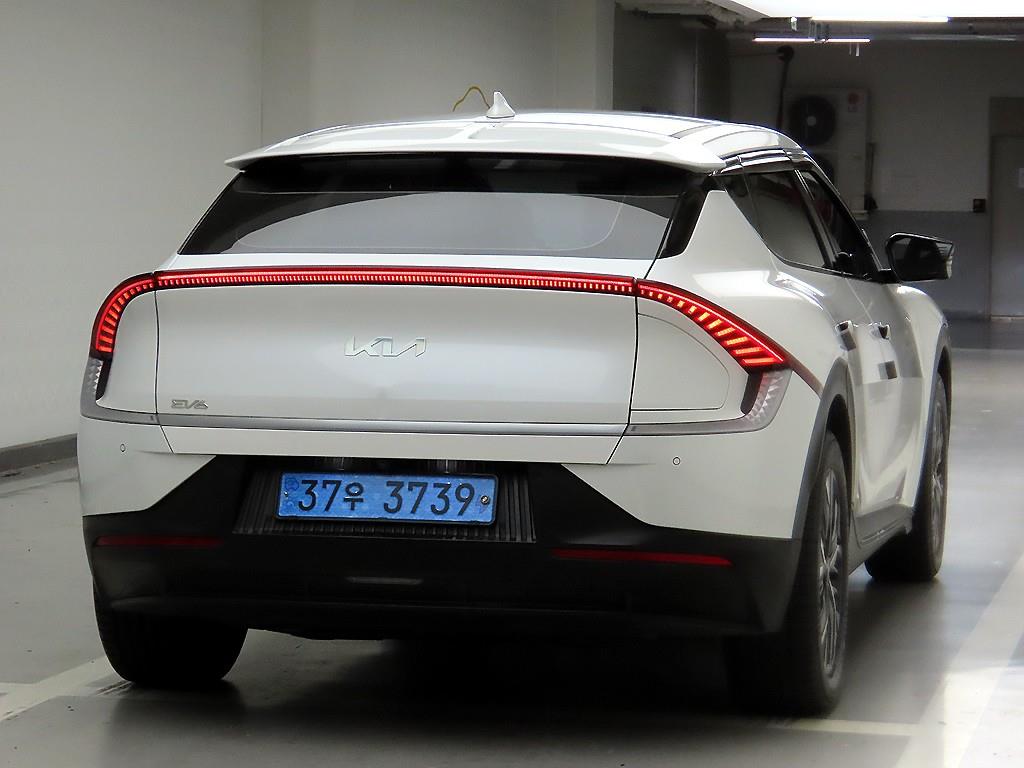 KIA EV6 - Vista 4
