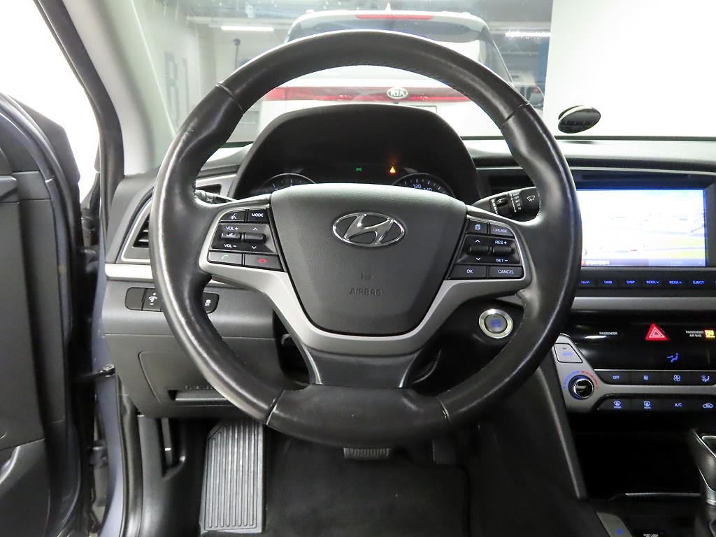 HYUNDAI Avante - Vista 8